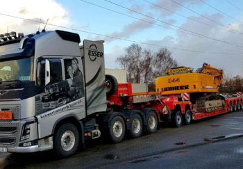 Volvo-FH16-Volvo FH16 750 4-Achser Liebherr Kettenbagger 944